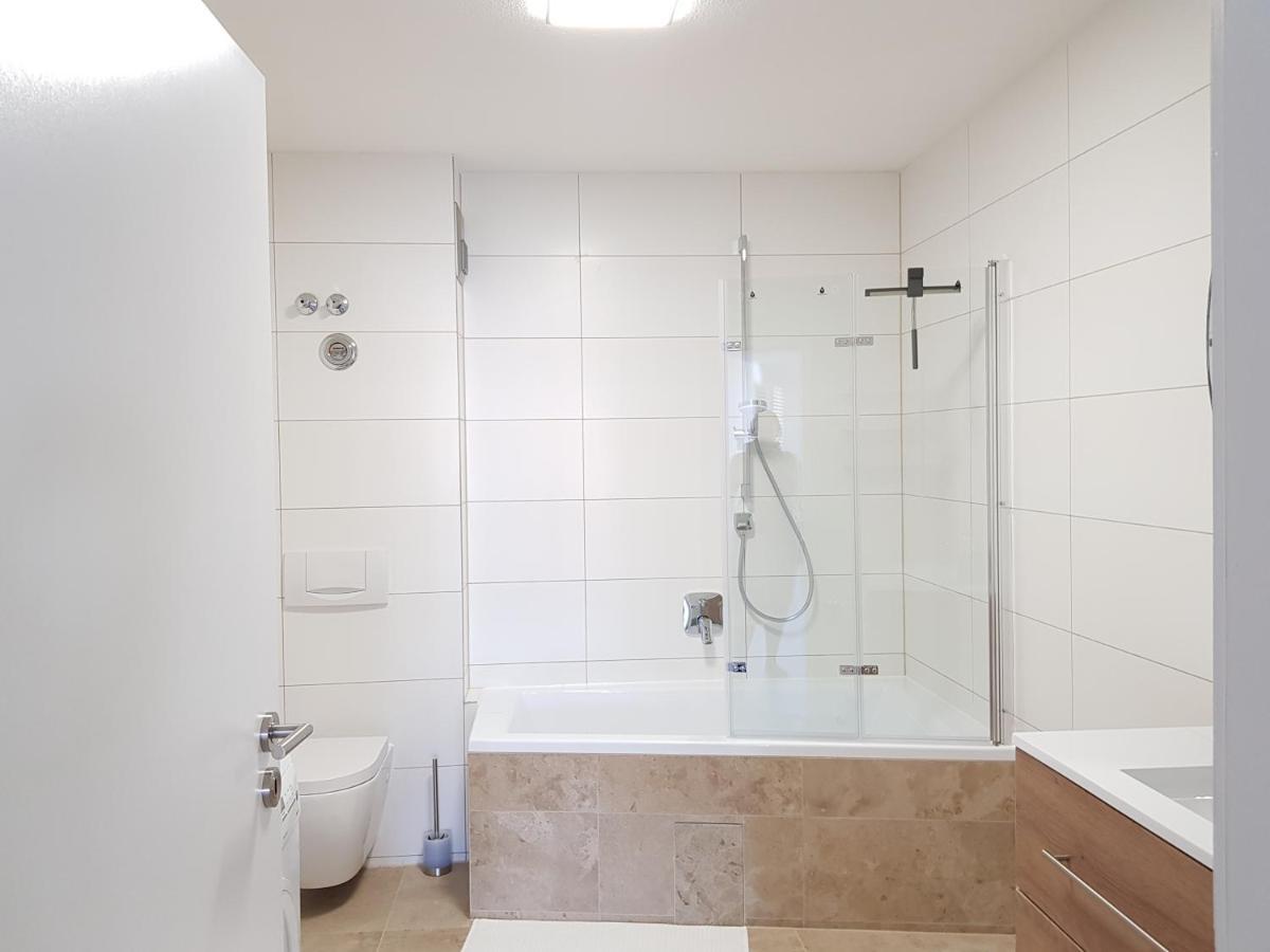 Amao-Green I 90Qm I Penthouse Maisonette Mit Rooftop I City Center I King-Size Betten Lahr  Luaran gambar